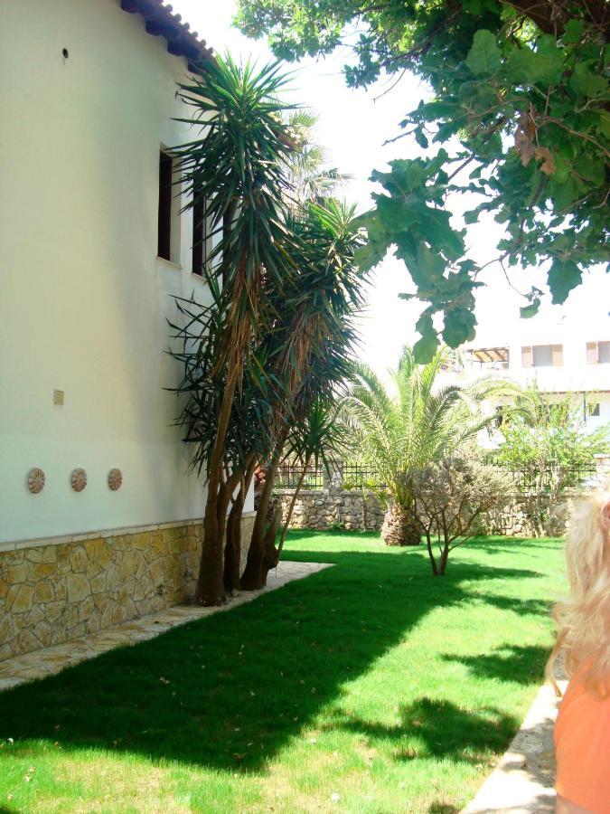 סיבוטה Villa Dina מראה חיצוני תמונה